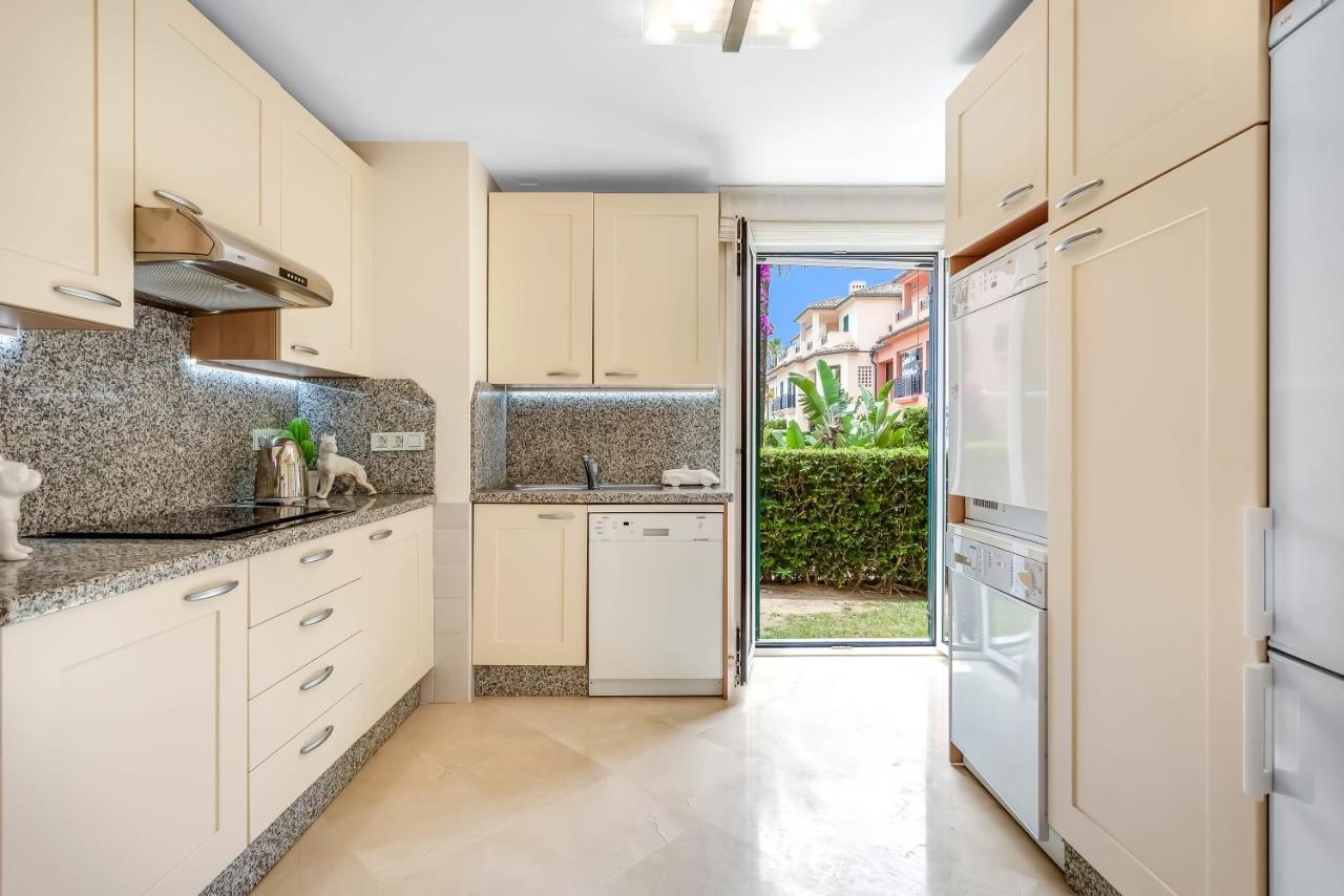 Yolo Spaces - Sotogrande - Puerto Boutique Apartment Dış mekan fotoğraf